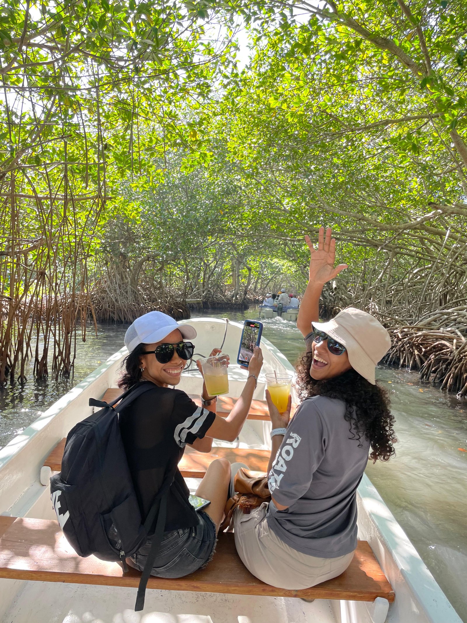 Santuario de aves y perezosos en Roatán